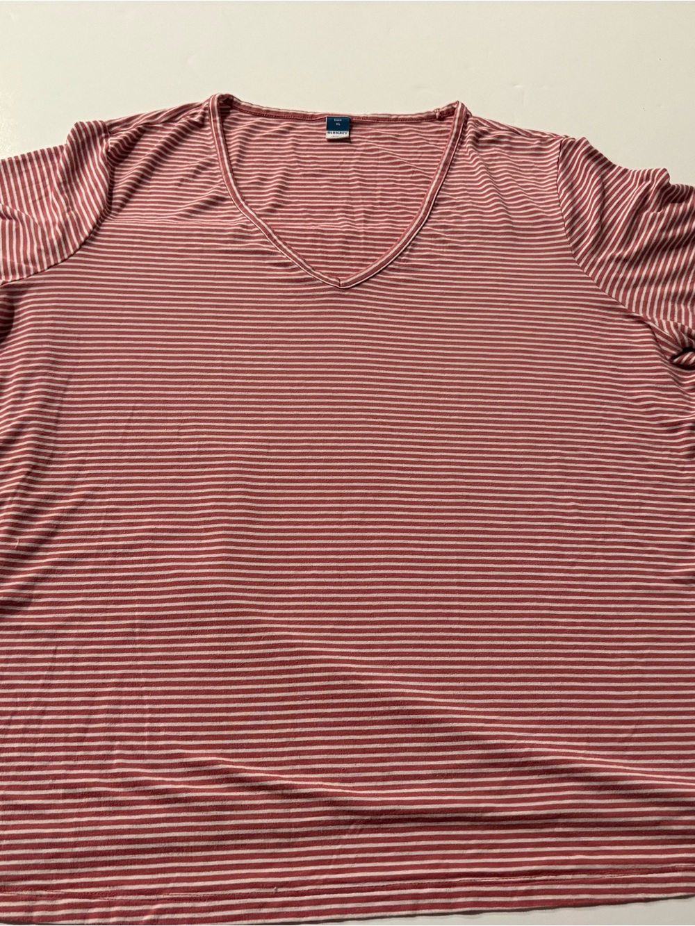 Women’s Old Navy V-Neck Striped Shirt in Dusty Rose and White, size XL